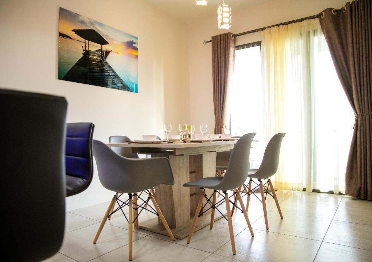 Luxury 2 Bedroom Apartment With Pool - Close To Flic-En-Flac Beach Dış mekan fotoğraf