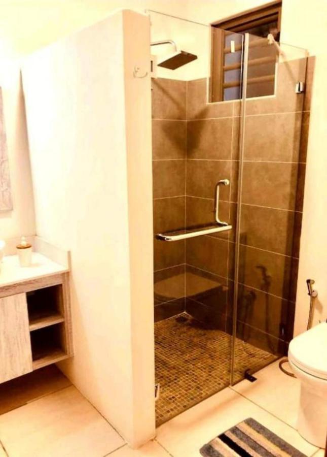 Luxury 2 Bedroom Apartment With Pool - Close To Flic-En-Flac Beach Dış mekan fotoğraf